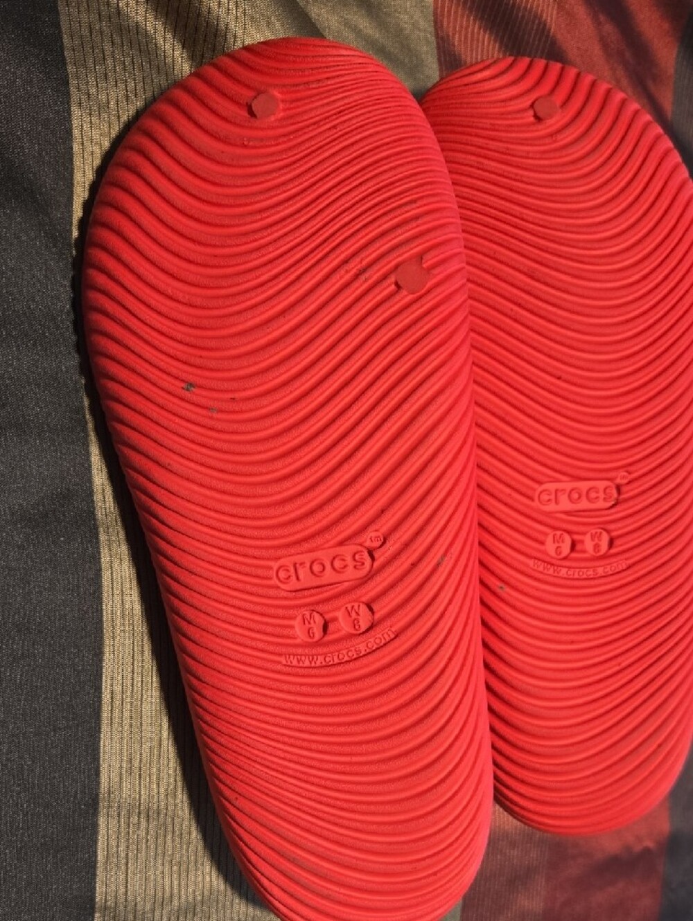 CROCS Slide Sandals in Bright Red - Picture 3 of 4